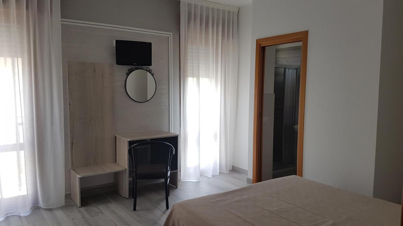 Albergo Paris Sottomarina Kültér fotó