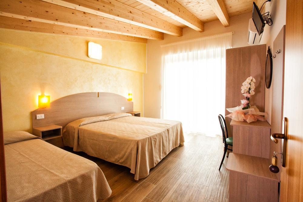 Albergo Paris Sottomarina Kültér fotó