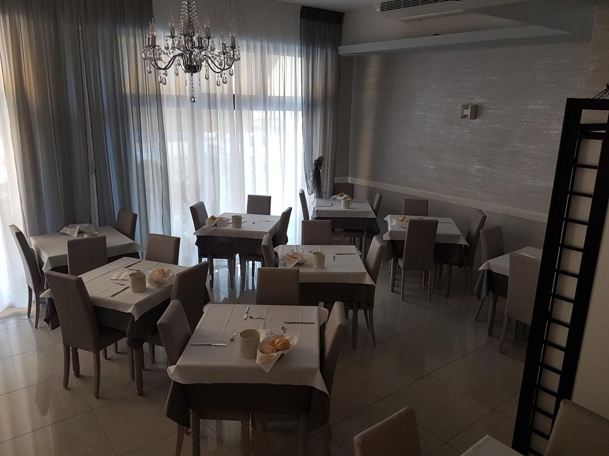 Albergo Paris Sottomarina Kültér fotó